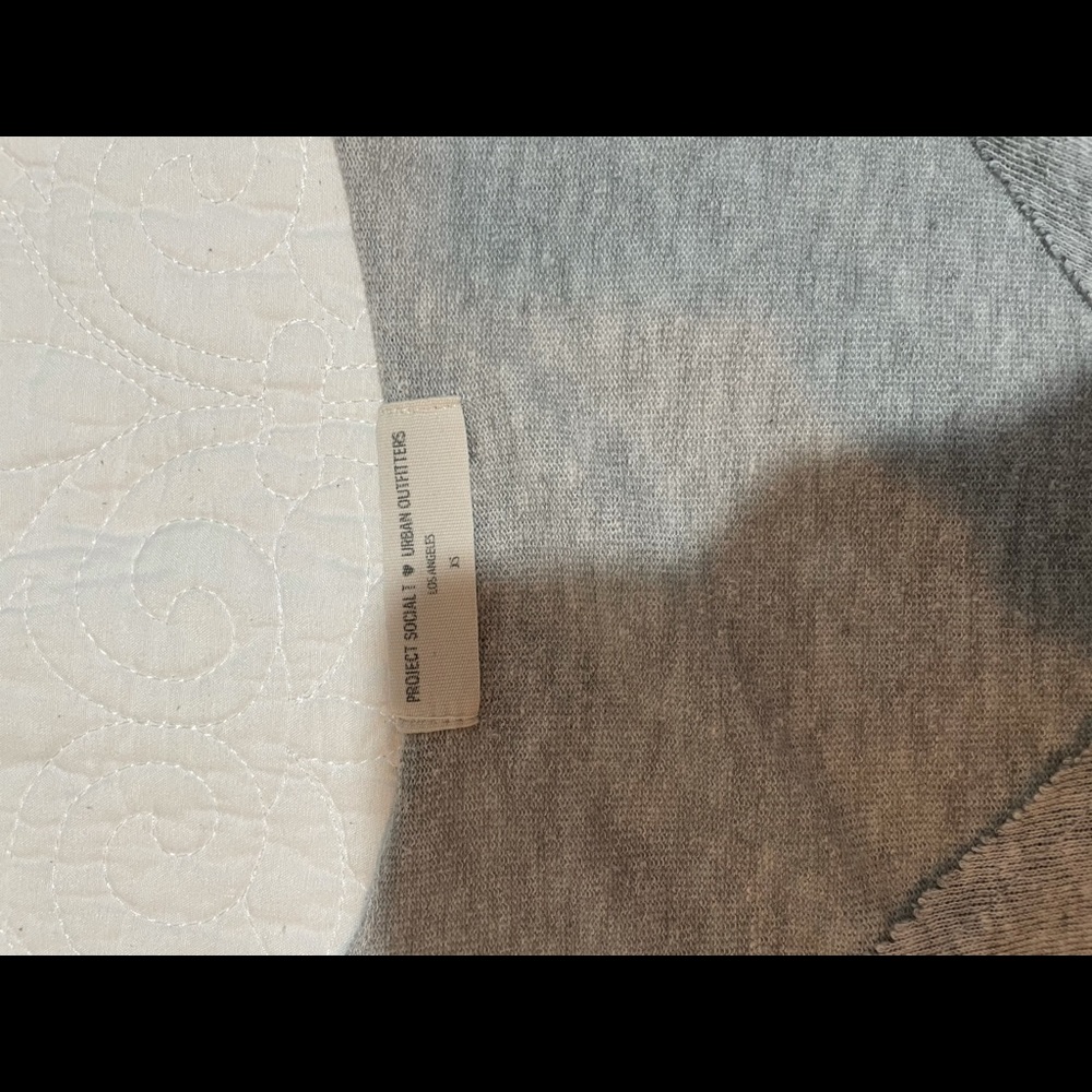 tshirt - Picture 2 of 2